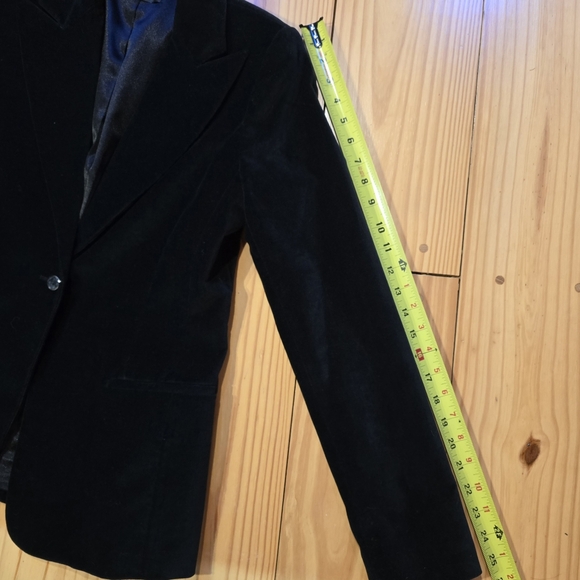 TAHARI VELVET BLAZER - Picture 10 of 16